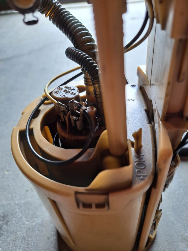 Bomba combustible 1k0919050D golf 5