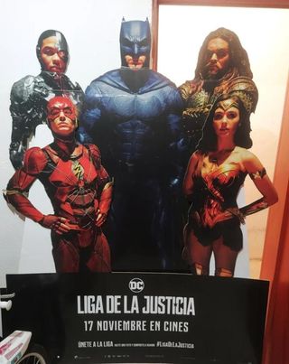 Standee Liga de la Justicia