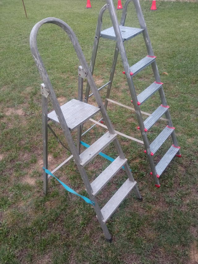 escaleras de aluminio plegables de 4 y 6 peldaños