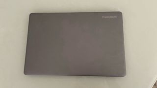 Portatil Thomson. 14,1”.