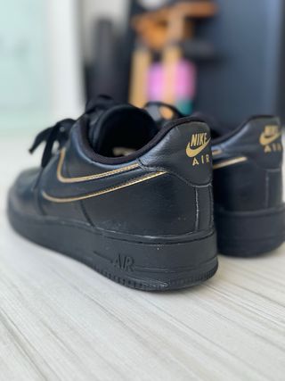 Nike Air Force 1 Black and gold eu 41