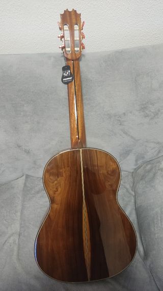 Guitarra española amplificada