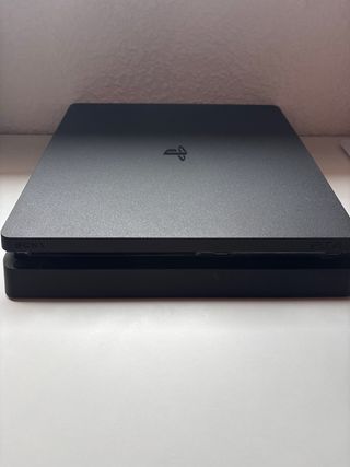 PLAYSTATION 4 + JUEGOS