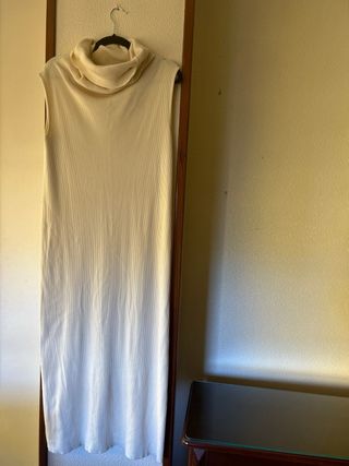 Vestido cuello amplio sin mangas