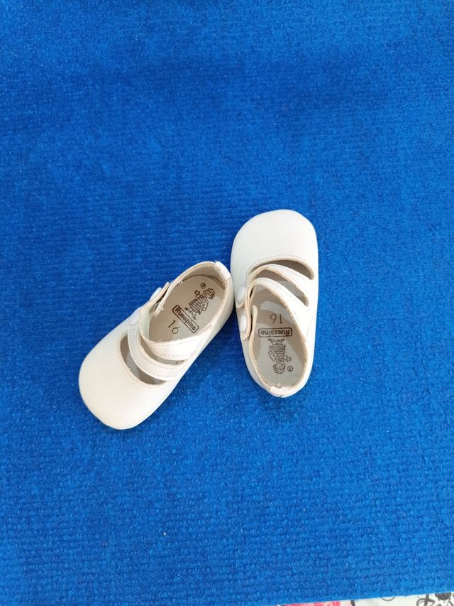 Zapatos bebé talla 16