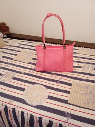 Bolso muy práctico y elegante 