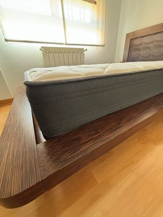 Conjunto cama madera+mesilla+colchón