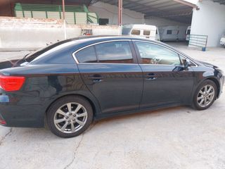 Toyota Avensis 2013