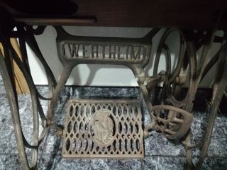 Maquina de coser antigua