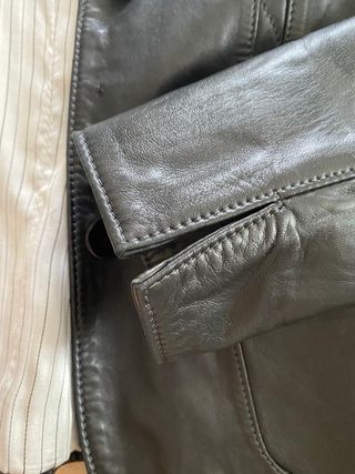 Chaqueta negra de cuero