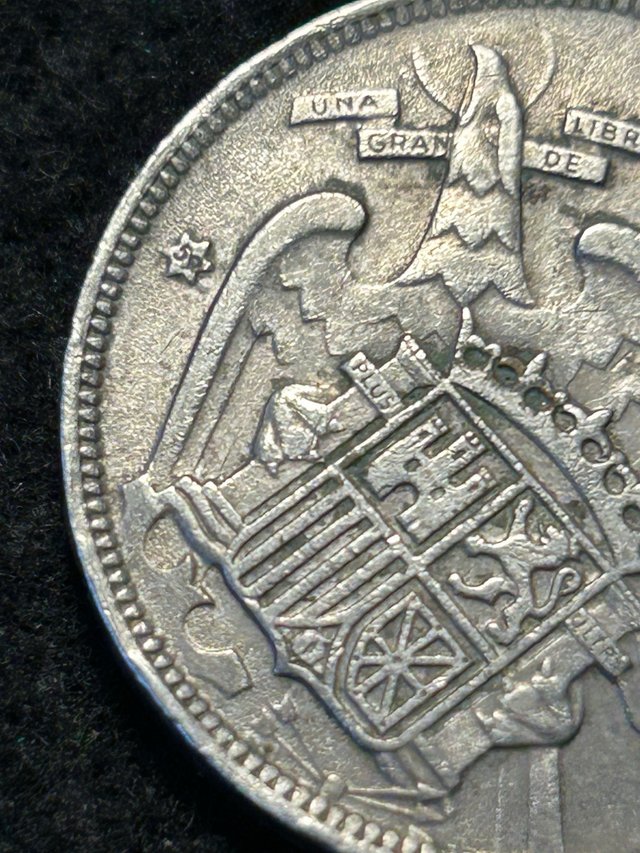 Moneda de 50 pesetas de 1957 estrella 59