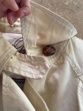 Gabardina corta mujer