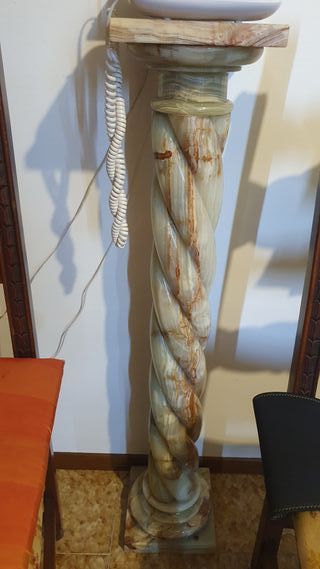 Piedistallo in onice