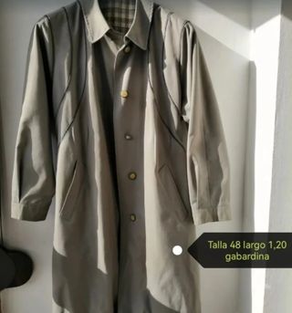 Gabardina Sra, detalles hombros gris