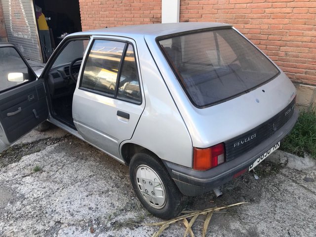 Peugeot 205 1988