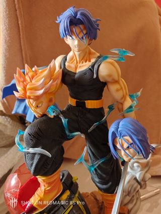 Figura de Trunks con nave