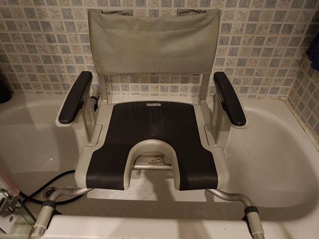 Silla giratoria baño Aquatech
