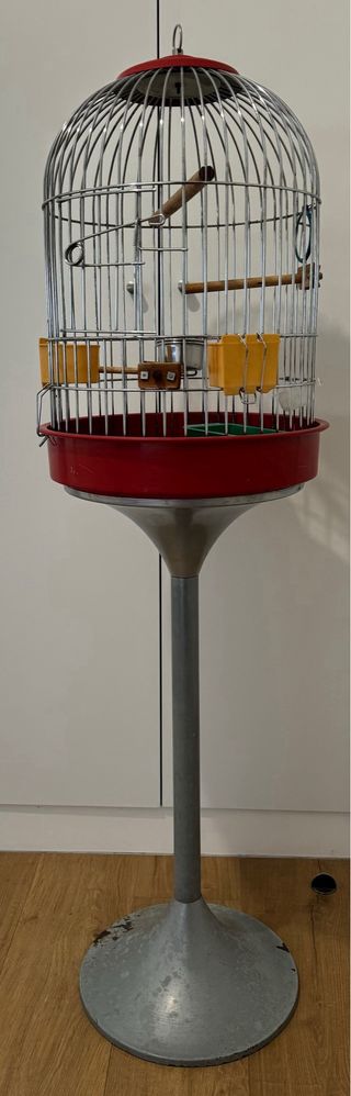 Jaula con pie