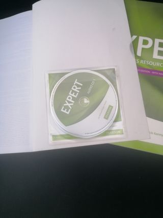 First expert COURSEBOOK audio CD y resource book