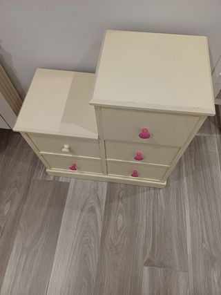 Mueble con cajones