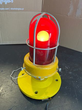 Lampara artesanal de Pared Baliza Roja