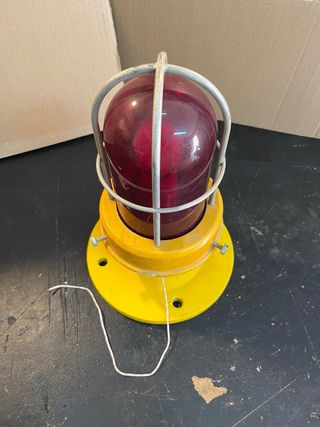 Lampara artesanal de Pared Baliza Roja