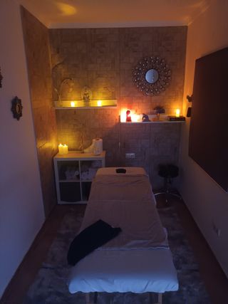 Masajista  masculino titulado