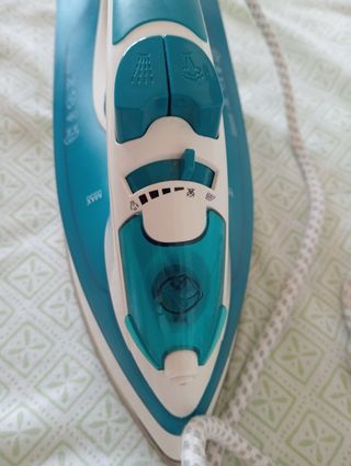 Hierro de planchar a vapor Proline