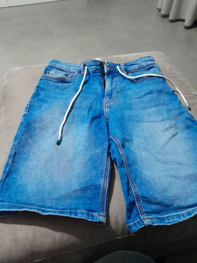 Pantalón vaquero corto