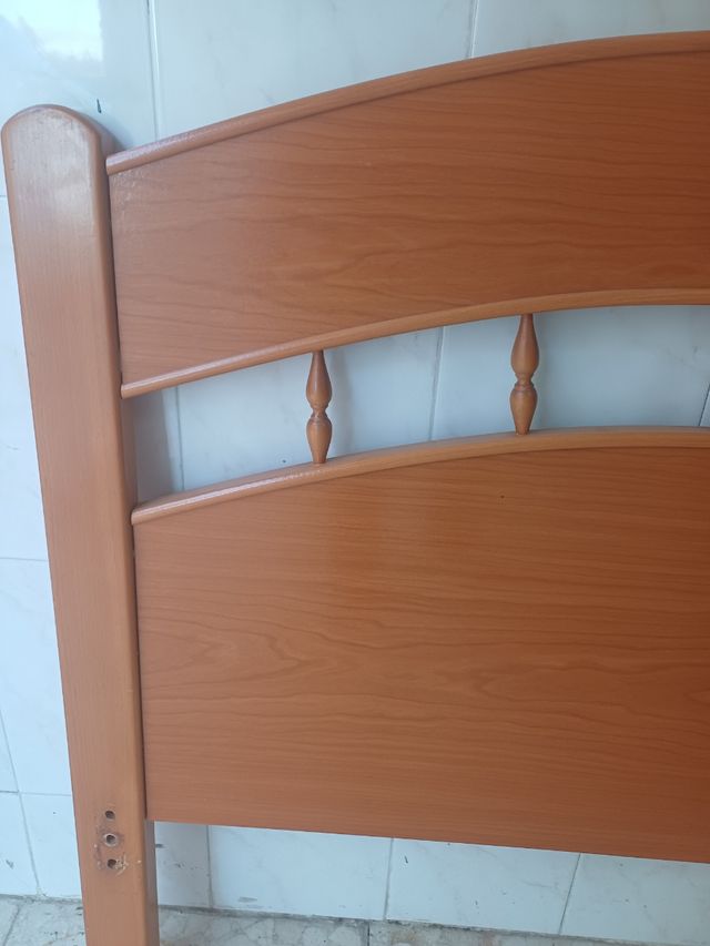 Cabecero de madera