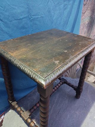 Mesa auxiliar bargueña