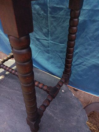 Mesa auxiliar bargueña