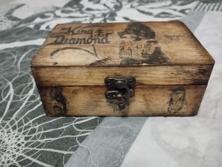Lote King Diamond caja + chapas