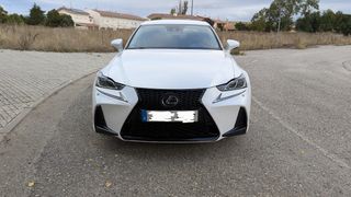 Lexus IS 2019