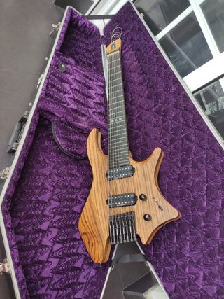 Guitarra Eléctrica MGH 8 Cuerdas Headless