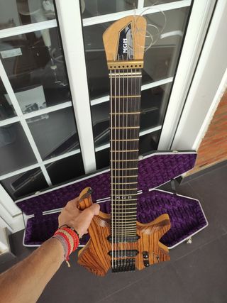 Guitarra Eléctrica MGH 8 Cuerdas Headless