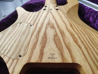 Guitarra Eléctrica MGH 8 Cuerdas Headless