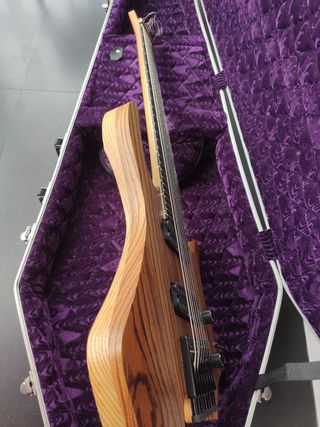 Guitarra Eléctrica MGH 8 Cuerdas Headless