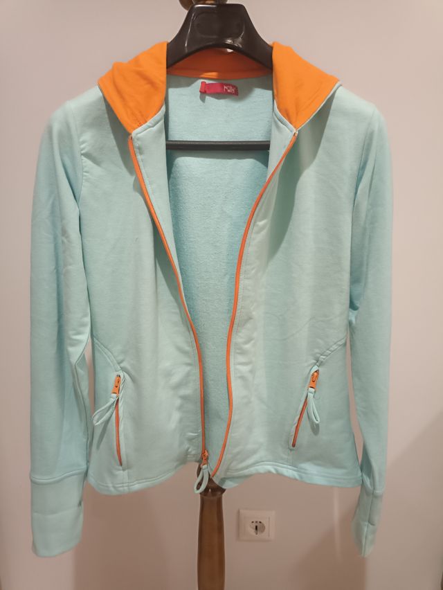 Chaqueta deportiva nueva