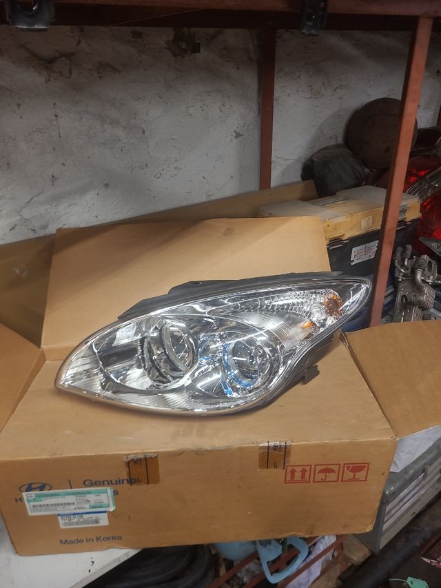 Faro delantero izquierdo hyundai i30