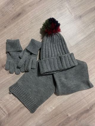 Set gorro guantes y bufanda marca chico