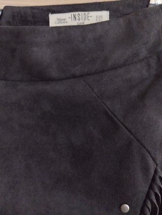 Bonita falda corta negra