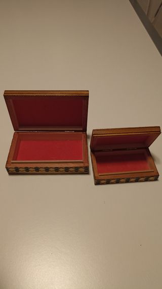 Due portagioie in legno anni 70