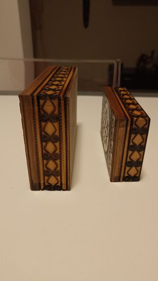 Due portagioie in legno anni 70