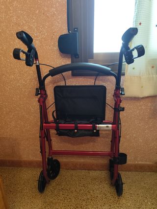 Andador con frenos y asiento