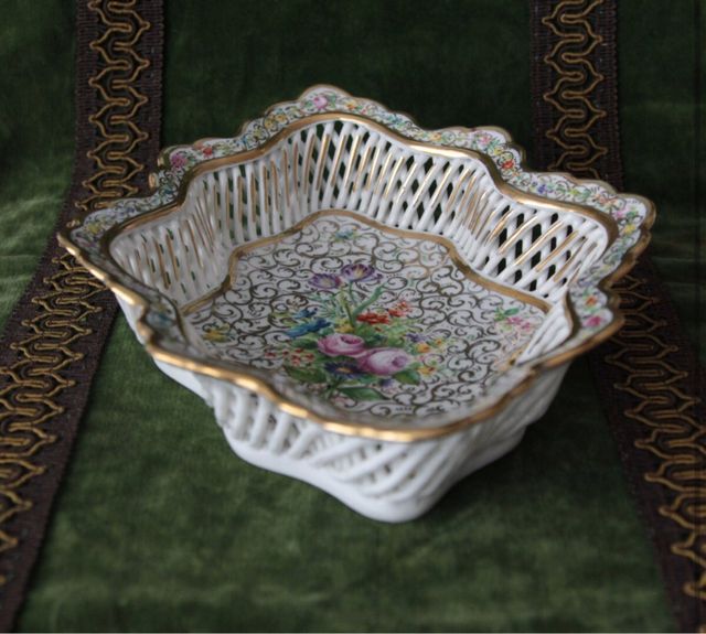 Plato de pan antigua