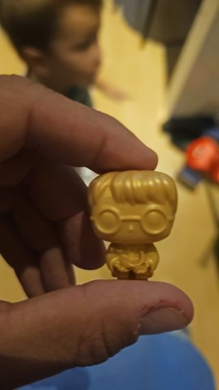 FUNKO HARRY POTTER DORADO