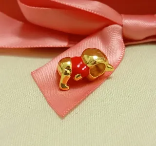 Charm Winnie The Pooh bañado en oro 14 kt.