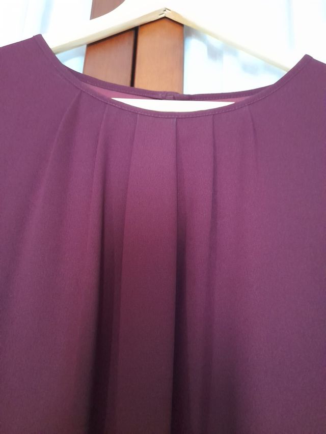 Vestido de gasa burdeos de Precchio