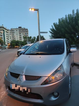 Mitsubishi Grandis 2006